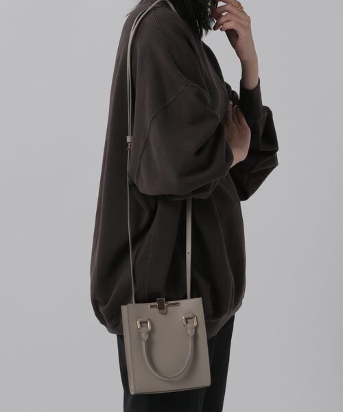 Chaos（カオス）の「ZETA HANDLE BAG（バッグ・レディース・ブラック09/【別注カラー】デザートベージュ11・FREE）」の5枚目の写真