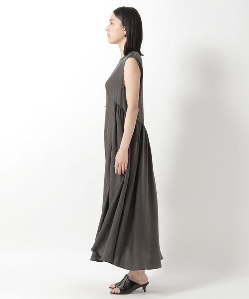 Chaos（カオス）の「バートフルフレアワンピース（ワンピース/ドレス・レディース・チャコールグレー18/モカ59・FREE）」の12枚目の写真