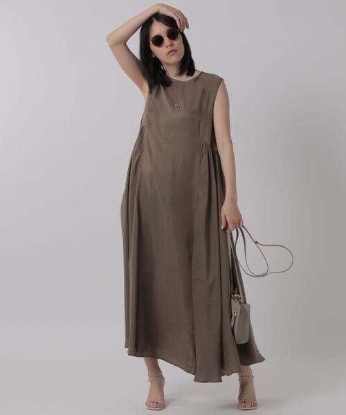 Chaos（カオス）の「バートフルフレアワンピース（ワンピース/ドレス・レディース・チャコールグレー18/モカ59・FREE）」の4枚目の写真