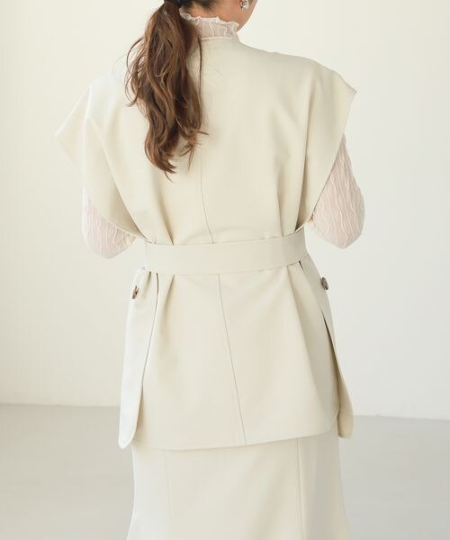 Heather（ヘザー）の「サイドスリットノーカラーダブルボタンジレ（ジャケット/アウター・レディース・アイボリー 08/ブラック 09/ベージュ 50・FREE）」の11枚目の写真