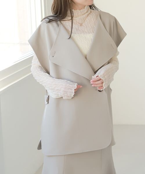 Heather（ヘザー）の「サイドスリットノーカラーダブルボタンジレ（ジャケット/アウター・レディース・アイボリー 08/ブラック 09/ベージュ 50・FREE）」の3枚目の写真