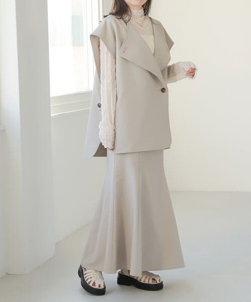 Heather（ヘザー）の「サイドスリットノーカラーダブルボタンジレ（ジャケット/アウター・レディース・アイボリー 08/ブラック 09/ベージュ 50・FREE）」の18枚目の写真