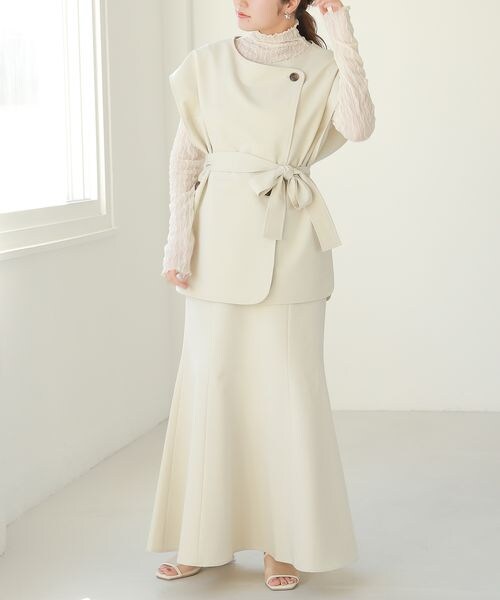 Heather（ヘザー）の「サイドスリットノーカラーダブルボタンジレ（ジャケット/アウター・レディース・アイボリー 08/ブラック 09/ベージュ 50・FREE）」の4枚目の写真