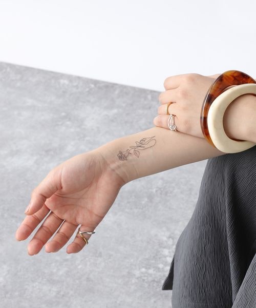 の*は様 刺青　タトゥーマシン セット GgBg シャツ シール ピアス　パンツ スカルグラフィック総柄ニット｜MEN｜251GAC70-291I｜AZUL BY