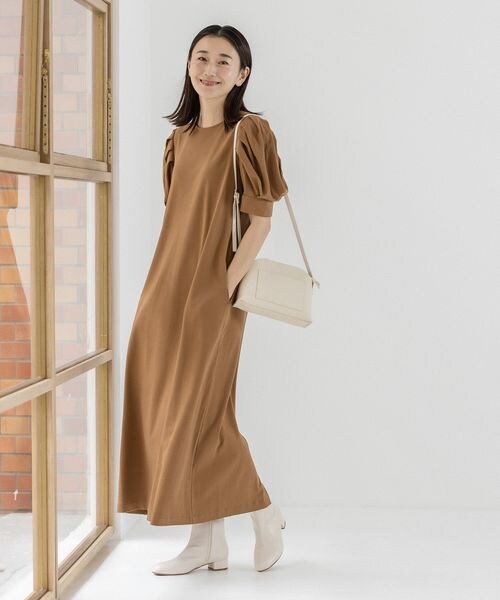 LEPSIM(レプシィム)の「ソデタックパフスリーブロングワンピース(ワンピース/ドレス・レディース・ブラック09/キャメル55/ブルー82・M/L)」の2枚目の写真
