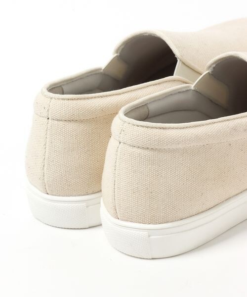 LEPSIM（レプシィム）の「撥水キャンバススリッポン（シューズ・レディース・オフホワイト08/ブラック09/ゼブラ10・M(23-23.5)/L(24-24.5)）」の16枚目の写真