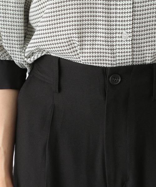 LEPSIM(レプシィム)の「スリットテーパードパンツ(パンツ・レディース・ブラック09/グレージュ51/グリーン75・M/L)」の13枚目の写真