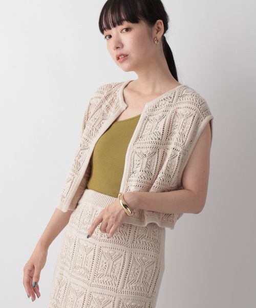 LOWRYS FARM（ローリーズファーム）の「オープンワークニットジレ（トップス・レディース・アイボリー08/ブラック09/ブラウン58・F）」の8枚目の写真