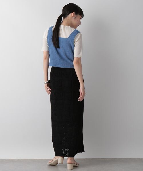 LOWRYS FARM(ローリーズファーム)の「シャーリングスクエアビスチェ(トップス・レディース・アイボリー08/ブラック09/ボルドー38/ブルー82・F)」の12枚目の写真