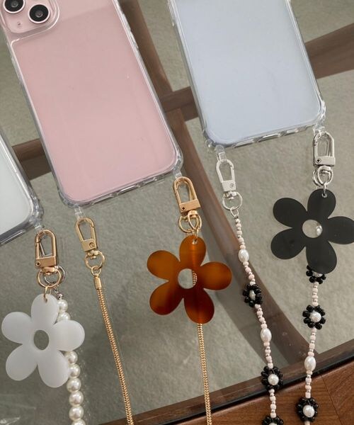 LOWRYS FARM（ローリーズファーム）の「ハートフックツキハナチャーム（ファッション雑貨・レディース・ホワイト01/ブラック09/ピンク22/ブラウン58・FREE）」の7枚目の写真