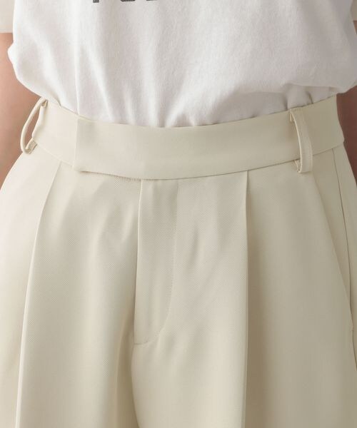 LOWRYS FARM（ローリーズファーム）の「スタイルＵＰフレアパンツ（パンツ・レディース・アイボリー08/ブラック09/レッド35/パープル95・S/M/L）」の16枚目の写真