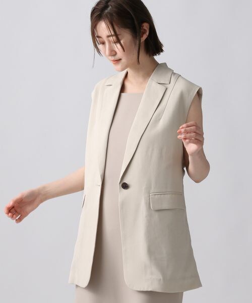 A part by(アパートバイ)の「Pテーラードベスト(トップス・レディース・ブラック 09/ライトベージュ 51/ターコイズグリーン 75・F)」の2枚目の写真