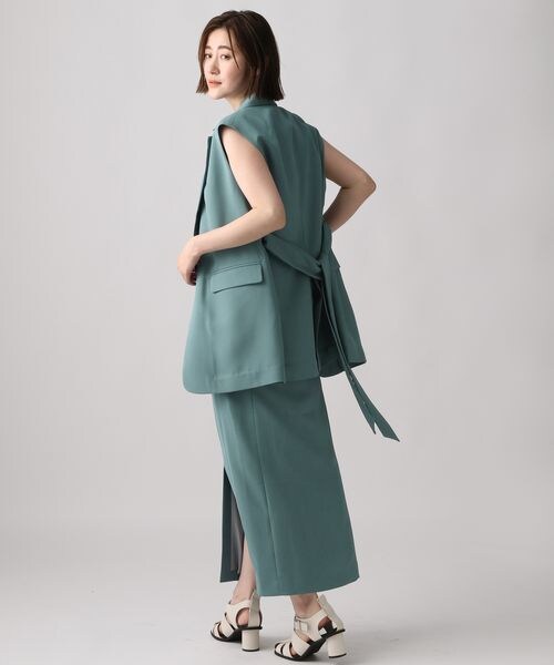 A part by(アパートバイ)の「Pテーラードベスト(トップス・レディース・ブラック 09/ライトベージュ 51/ターコイズグリーン 75・F)」の20枚目の写真