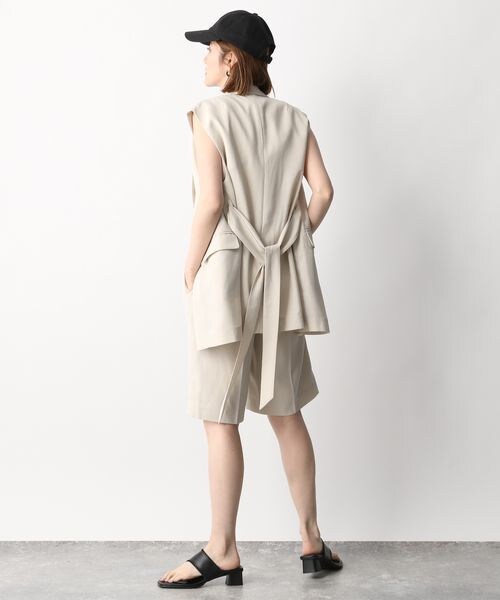 A part by(アパートバイ)の「Pテーラードベスト(トップス・レディース・ブラック 09/ライトベージュ 51/ターコイズグリーン 75・F)」の14枚目の写真