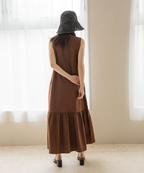 LOWRYS FARM（ローリーズファーム）の「ティアードワンピースノースリーブ（ワンピース/ドレス・レディース・アイボリー08/ブラック09/オレンジ45/ブラウン58・F）」の13枚目の写真