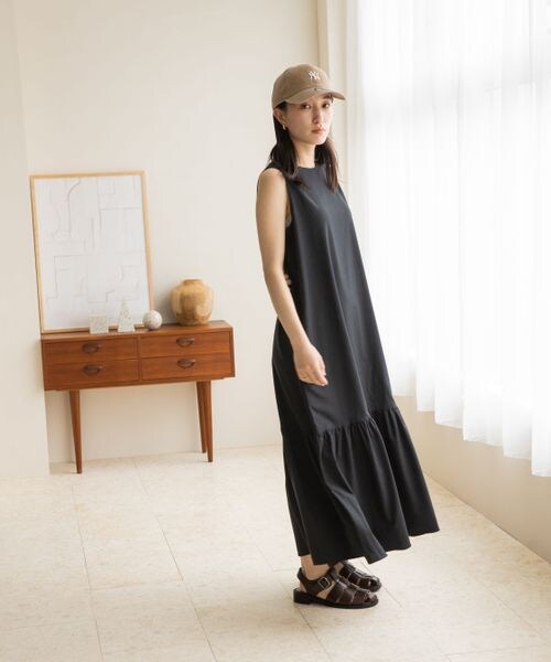 LOWRYS FARM（ローリーズファーム）の「ティアードワンピースノースリーブ（ワンピース/ドレス・レディース・アイボリー08/ブラック09/オレンジ45/ブラウン58・F）」の9枚目の写真