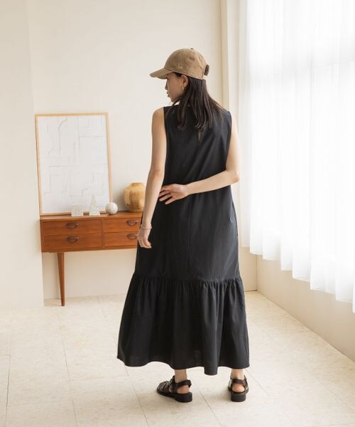 LOWRYS FARM（ローリーズファーム）の「ティアードワンピースノースリーブ（ワンピース/ドレス・レディース・アイボリー08/ブラック09/オレンジ45/ブラウン58・F）」の8枚目の写真