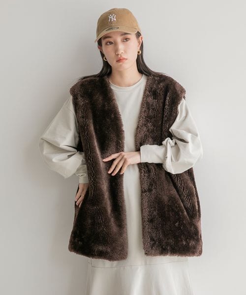 LOWRYS FARM(ローリーズファーム)の「ファーベスト(ジャケット/アウター・レディース・ブラック09/ベージュ52/ブラウン55/ダークブラウン58・F)」の4枚目の写真