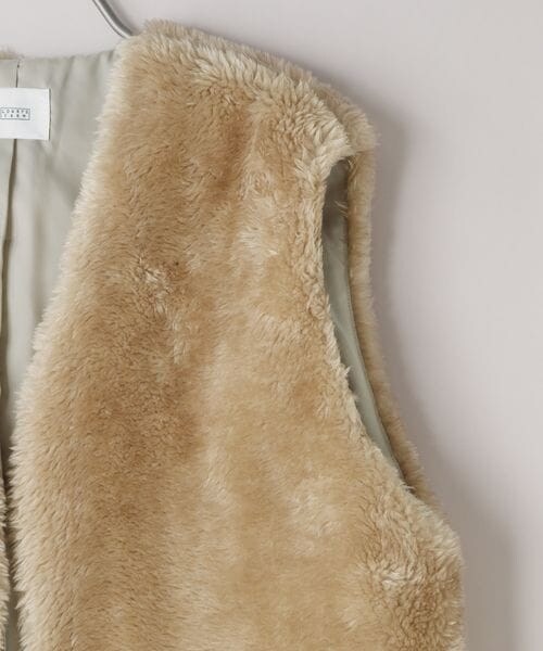 LOWRYS FARM(ローリーズファーム)の「ファーベスト(ジャケット/アウター・レディース・ブラック09/ベージュ52/ブラウン55/ダークブラウン58・F)」の21枚目の写真