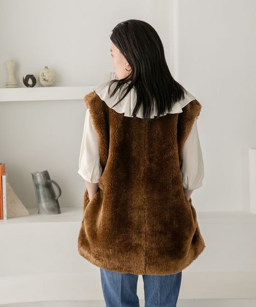 LOWRYS FARM(ローリーズファーム)の「ファーベスト(ジャケット/アウター・レディース・ブラック09/ベージュ52/ブラウン55/ダークブラウン58・F)」の12枚目の写真