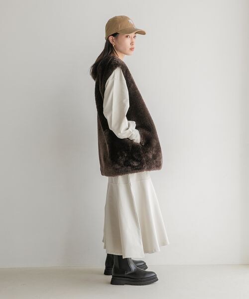 LOWRYS FARM(ローリーズファーム)の「ファーベスト(ジャケット/アウター・レディース・ブラック09/ベージュ52/ブラウン55/ダークブラウン58・F)」の15枚目の写真