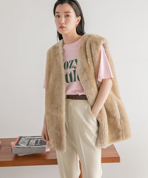 LOWRYS FARM(ローリーズファーム)の「ファーベスト(ジャケット/アウター・レディース・ブラック09/ベージュ52/ブラウン55/ダークブラウン58・F)」の2枚目の写真