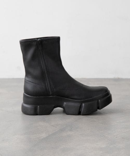 LOWRYS FARM（ローリーズファーム）の「ストレッチスニーカーブーツ（シューズ・レディース・アイボリー08/ブラック09・M(23-23.5)/L(24-24.5)）」の10枚目の写真