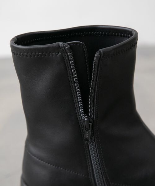 LOWRYS FARM（ローリーズファーム）の「ストレッチスニーカーブーツ（シューズ・レディース・アイボリー08/ブラック09・M(23-23.5)/L(24-24.5)）」の12枚目の写真