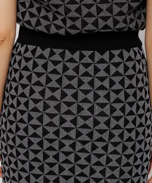 LOWRYS FARM（ローリーズファーム）の「ジオメトリック柄タイトスカート（スカート・レディース・ブラック09/ブラウン55/ブルー85・F）」の15枚目の写真