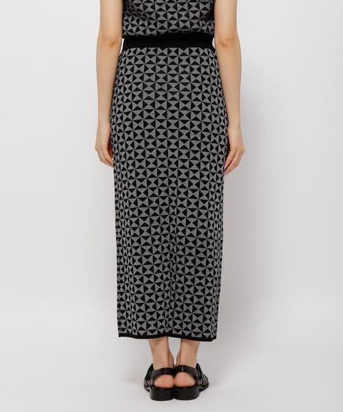 LOWRYS FARM（ローリーズファーム）の「ジオメトリック柄タイトスカート（スカート・レディース・ブラック09/ブラウン55/ブルー85・F）」の14枚目の写真