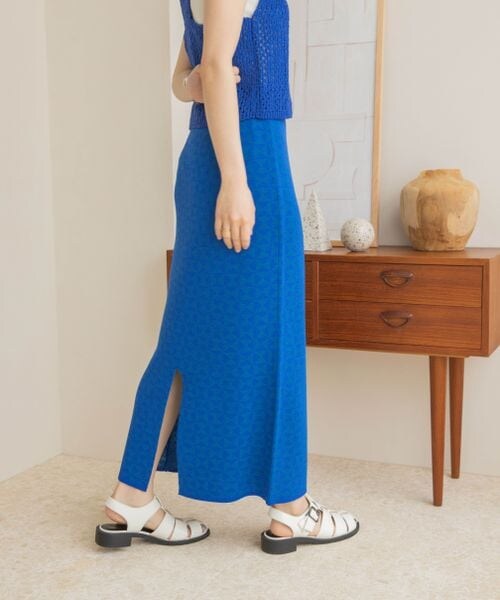 LOWRYS FARM（ローリーズファーム）の「ジオメトリック柄タイトスカート（スカート・レディース・ブラック09/ブラウン55/ブルー85・F）」の11枚目の写真