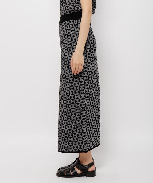 LOWRYS FARM（ローリーズファーム）の「ジオメトリック柄タイトスカート（スカート・レディース・ブラック09/ブラウン55/ブルー85・F）」の13枚目の写真