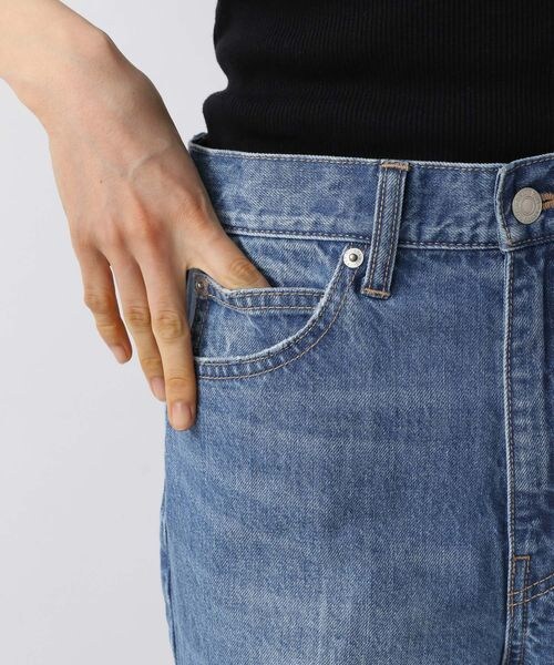 LOWRYS FARM（ローリーズファーム）の「ＣＯＮＥフレアデニムパンツ（パンツ・レディース・オフホワイト05/ブラック09/ブルー85・S/M/L）」の13枚目の写真