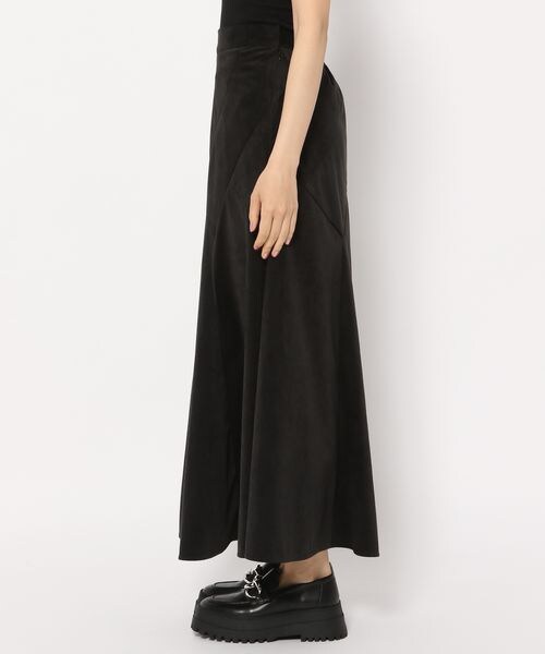 PAGEBOY（ページボーイ）の「スマートベロアエスカルゴスカート（スカート・レディース・オフホワイト05/ブラック09/エメラルド79・F）」の15枚目の写真