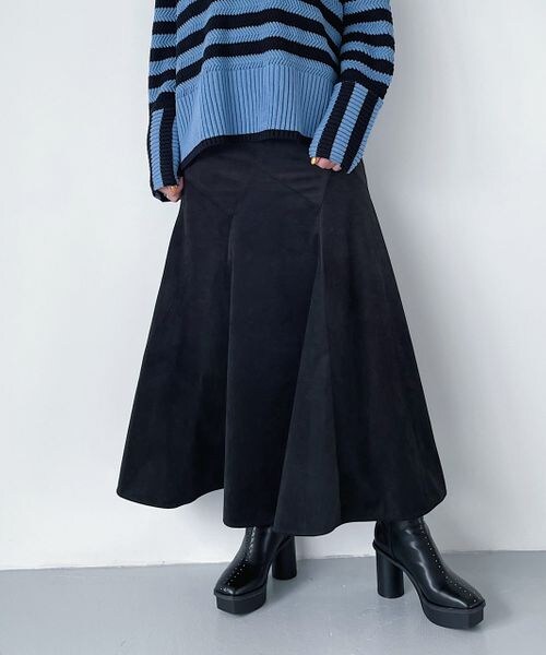 PAGEBOY（ページボーイ）の「スマートベロアエスカルゴスカート（スカート・レディース・オフホワイト05/ブラック09/エメラルド79・F）」の9枚目の写真