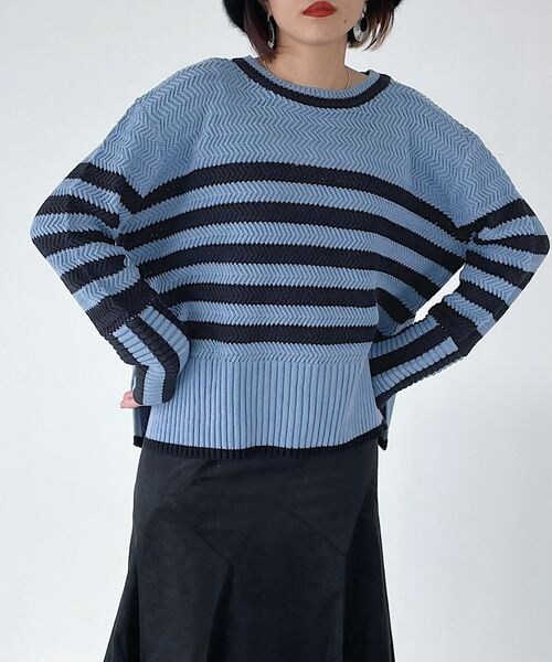 PAGEBOY（ページボーイ）の「ミドルボーダーニット（トップス・レディース・オフホワイト05/チャコール18/ブルー84・F）」の3枚目の写真