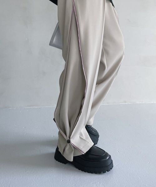 PAGEBOY（ページボーイ）の「パイピング2WAYパンツ（パンツ・レディース・ブラック09/グレージュ12・F）」の9枚目の写真