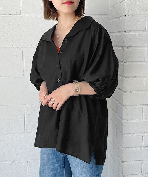 PAGEBOY(ページボーイ)の「BIGカラーブラウス(トップス・レディース・オフホワイト05/ブラック09/グレージュ12/ハニー63・F)」の2枚目の写真