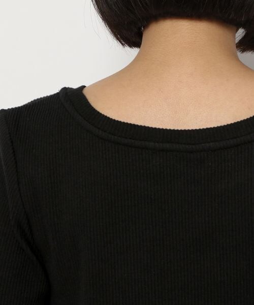 PAGEBOY(ページボーイ)の「テレコメローコンパクトTシャツ(トップス・レディース・オフホワイト05/ブラック09/グレージュ12/ロイヤルブルー83・F)」の19枚目の写真