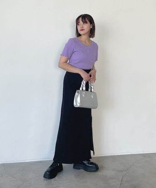 PAGEBOY(ページボーイ)の「テレコメローコンパクトTシャツ(トップス・レディース・オフホワイト05/ブラック09/グレージュ12/ロイヤルブルー83・F)」の12枚目の写真