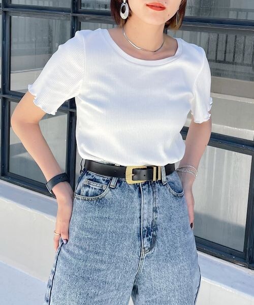 PAGEBOY(ページボーイ)の「テレコメローコンパクトTシャツ(トップス・レディース・オフホワイト05/ブラック09/グレージュ12/ロイヤルブルー83・F)」の1枚目の写真