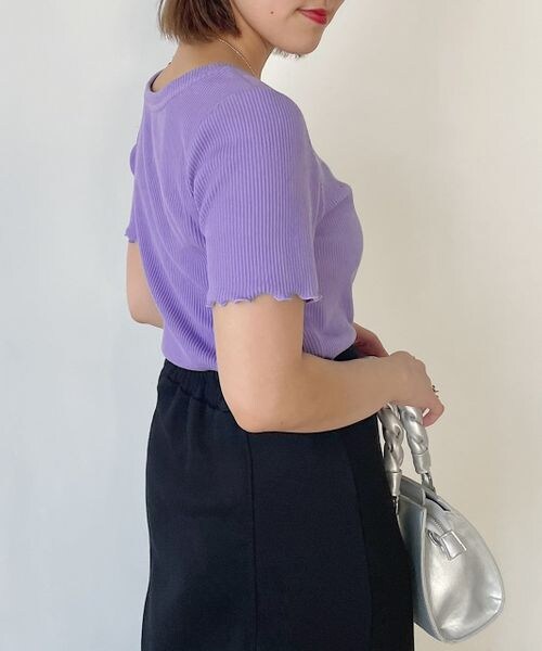 PAGEBOY(ページボーイ)の「テレコメローコンパクトTシャツ(トップス・レディース・オフホワイト05/ブラック09/グレージュ12/ロイヤルブルー83・F)」の11枚目の写真