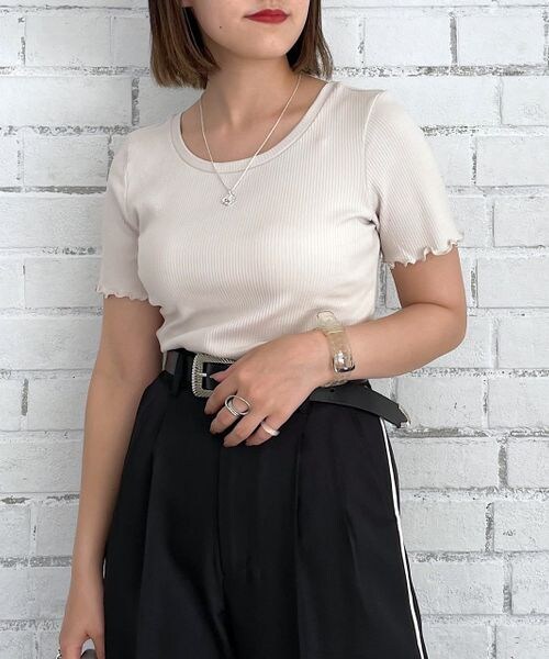 PAGEBOY(ページボーイ)の「テレコメローコンパクトTシャツ(トップス・レディース・オフホワイト05/ブラック09/グレージュ12/ロイヤルブルー83・F)」の3枚目の写真