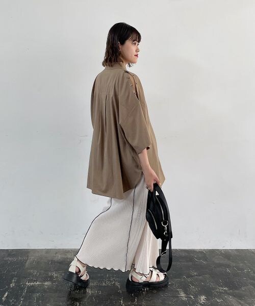 PAGEBOY（ページボーイ）の「グルカサンダル（シューズ・レディース・パイソン柄01/オフホワイト05/ブラック09・M (23.5cm)/L (24.5cm)）」の5枚目の写真