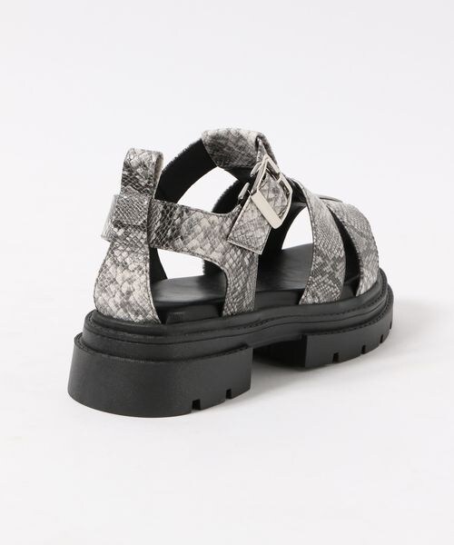 PAGEBOY（ページボーイ）の「グルカサンダル（シューズ・レディース・パイソン柄01/オフホワイト05/ブラック09・M (23.5cm)/L (24.5cm)）」の15枚目の写真