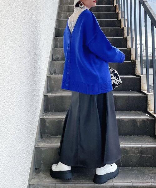 PAGEBOY(ページボーイ)の「エコレザードットスリットスカート(スカート・レディース・ブラック09・F)」の8枚目の写真