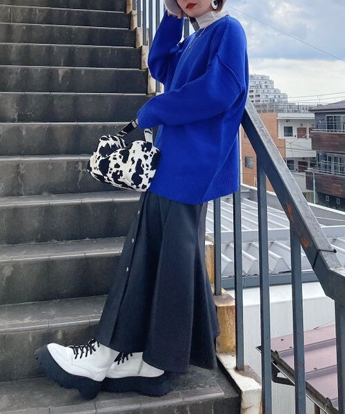 PAGEBOY(ページボーイ)の「エコレザードットスリットスカート(スカート・レディース・ブラック09・F)」の7枚目の写真