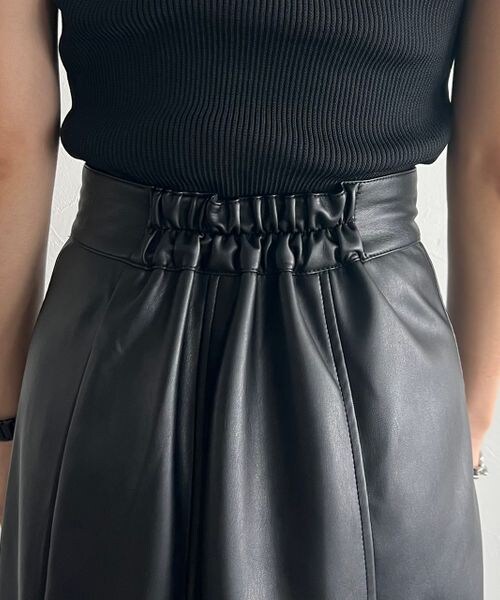PAGEBOY(ページボーイ)の「エコレザードットスリットスカート(スカート・レディース・ブラック09・F)」の13枚目の写真