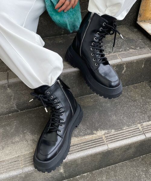 PAGEBOY（ページボーイ）の「ARMYブーツ（シューズ・レディース・オフホワイト05/ブラック09/ターコイズ79・M(23.5cm)/L(24.5cm)）」の2枚目の写真