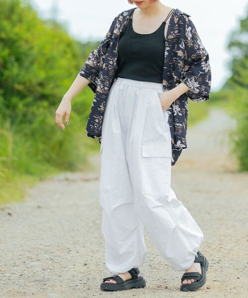 PAGEBOY（ページボーイ）の「カップ付きロゴシシュウキャミ（トップス・レディース・オフホワイト05/ブラック09/ブルー85・FREE）」の12枚目の写真